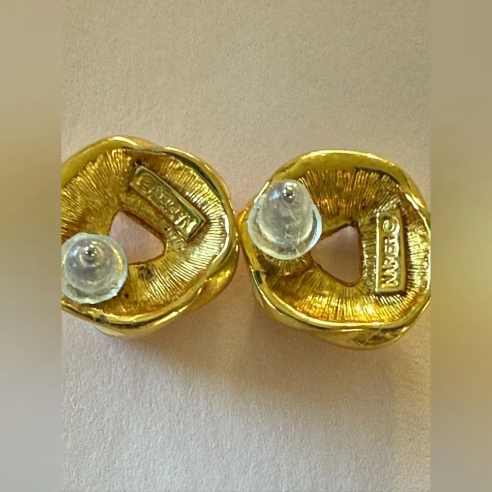 Monet great earrings